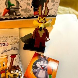 Lego Looney Tunes minifigure bundle 2/20 3/28 4/37